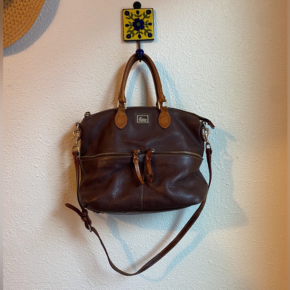 Dooney and Bourke Brown Pebbled Leather Purse Used Handbag Medium Handbag